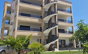 Lira Suites